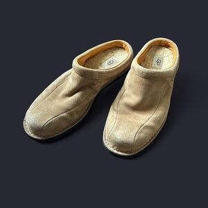 Tan suede UGG slippers with a retro vibe shoes tan boots   Men’s size 10